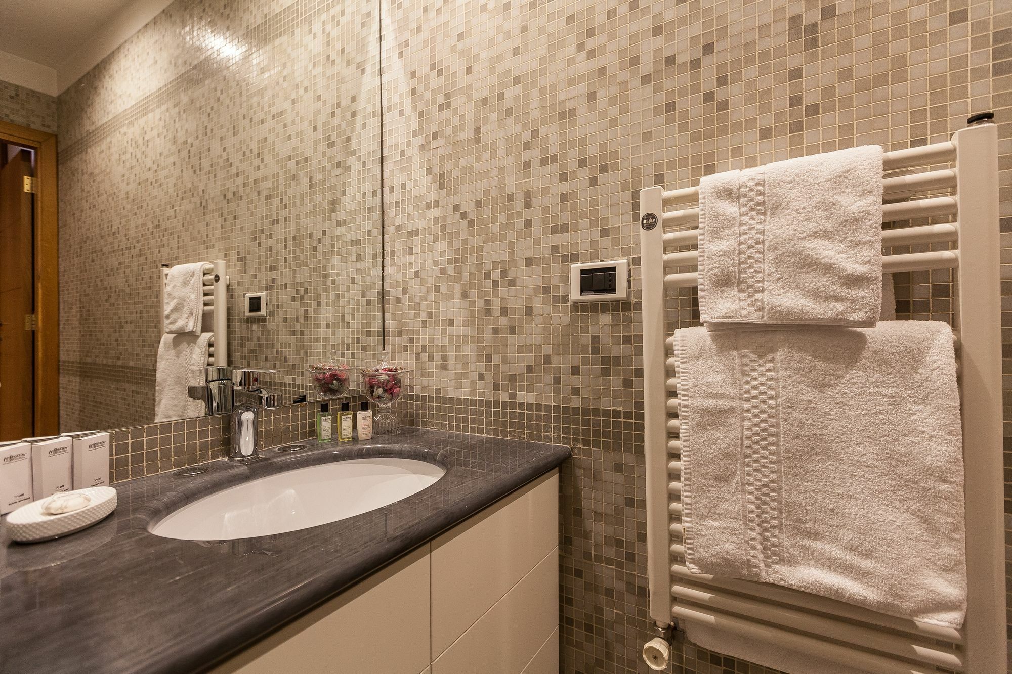 Prestigious Apartment Piazza Navona Рим Экстерьер фото